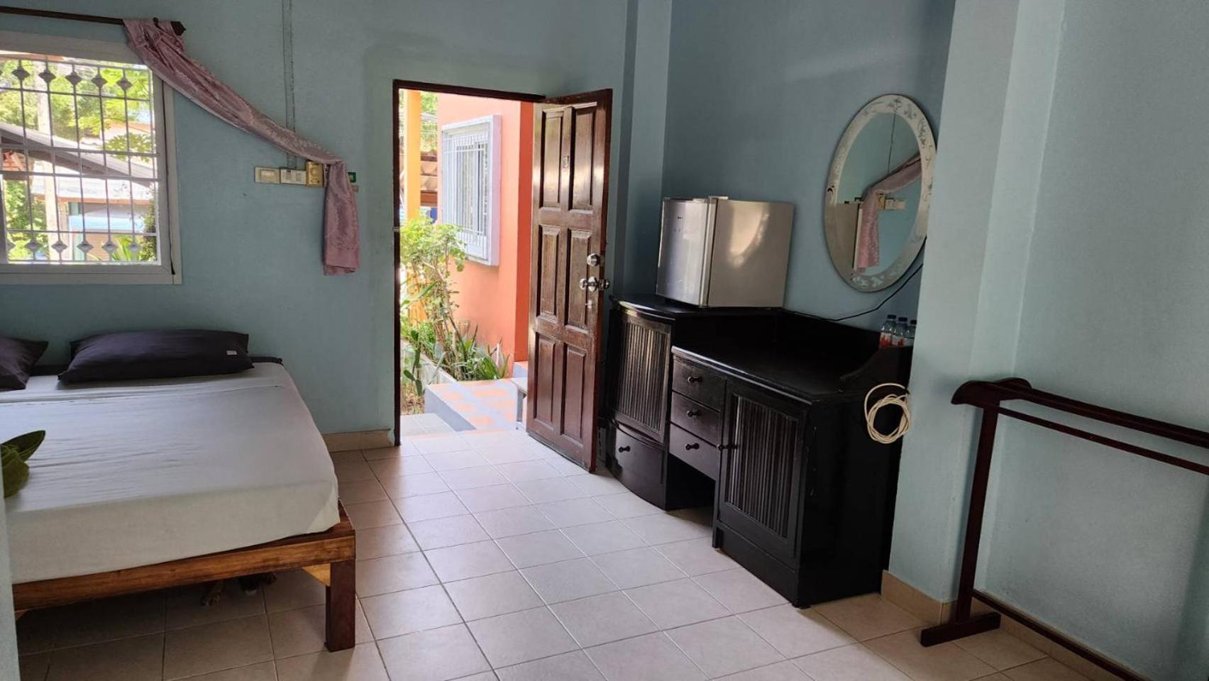 Sarin Guesthouse สาริน Ko Tao Bagian luar foto