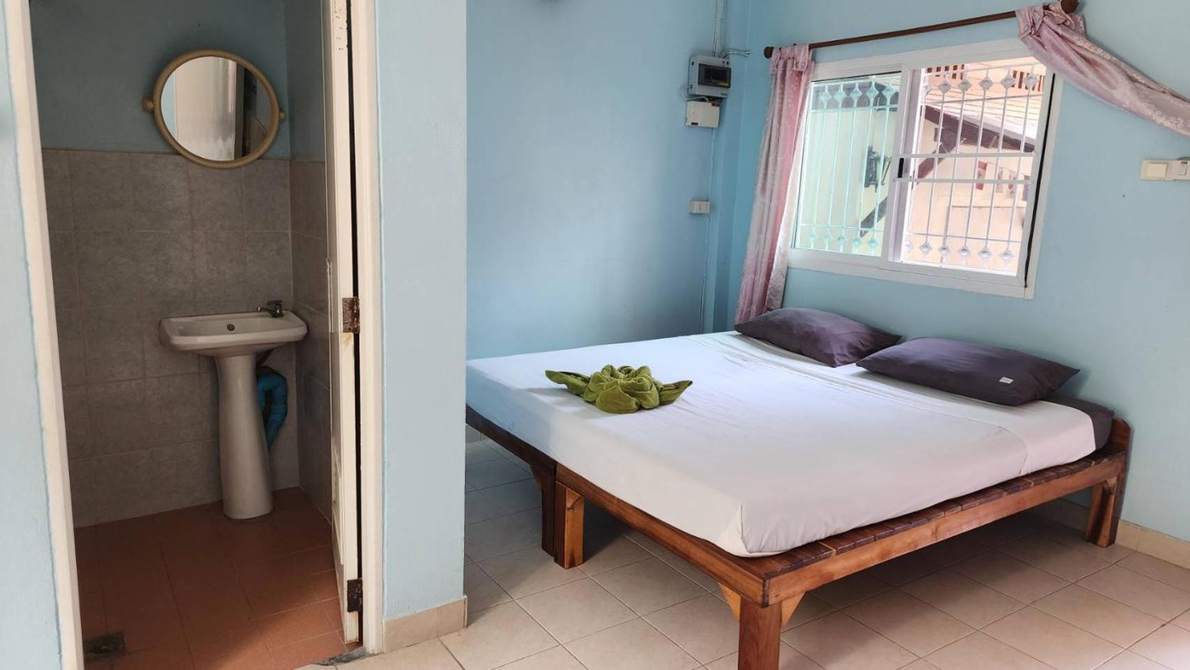 Sarin Guesthouse สาริน Ko Tao Bagian luar foto